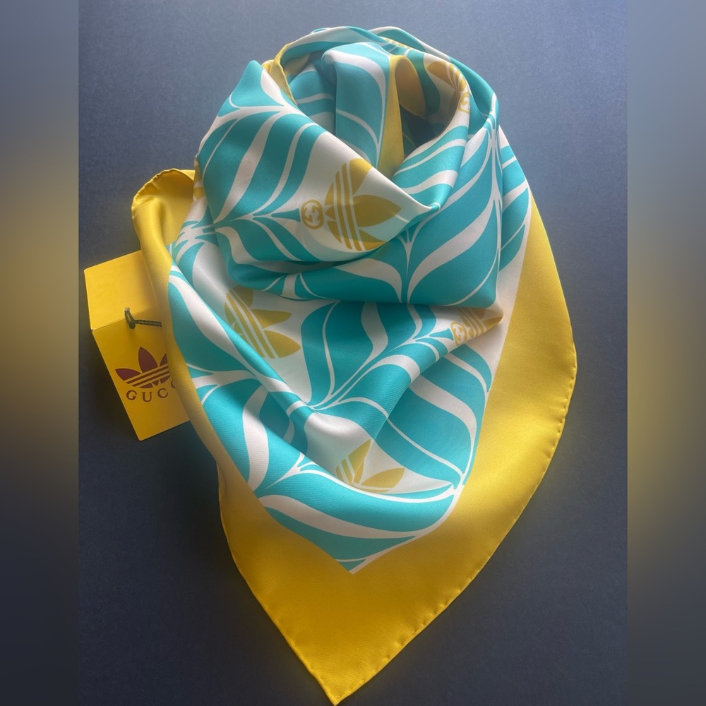 NWB  Gucci Adidas Silk Square Scarf🩵💛